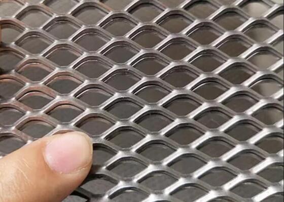 Pulled Plate Expanded Wire Mesh Customized Color 0.5-8mm Sheet Thickness Durable