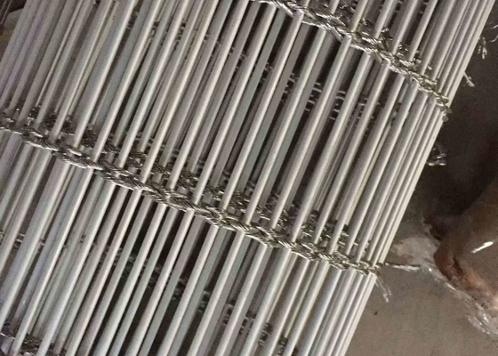 Pañería tejida del metal de la bobina de la cascada del alambre 316l como cortina que minimiza luz del sol brillante