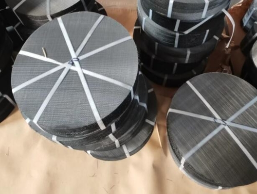 Extrusor de tela de alambre negro de superficie plana con varias formas y tamaños